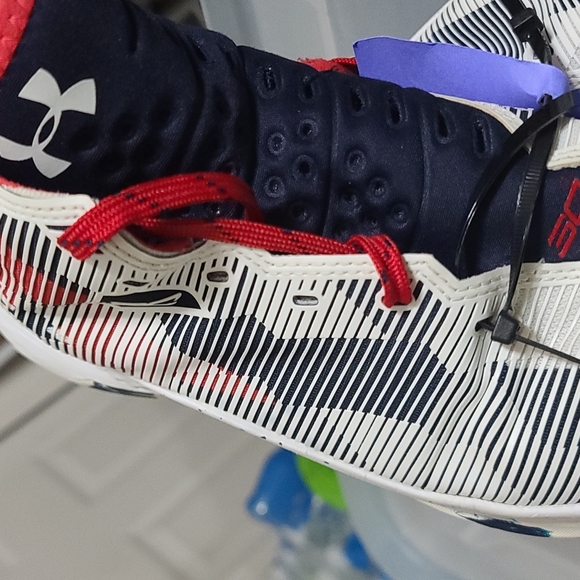 Under Armour Steph Curry - Picture 2 of 5